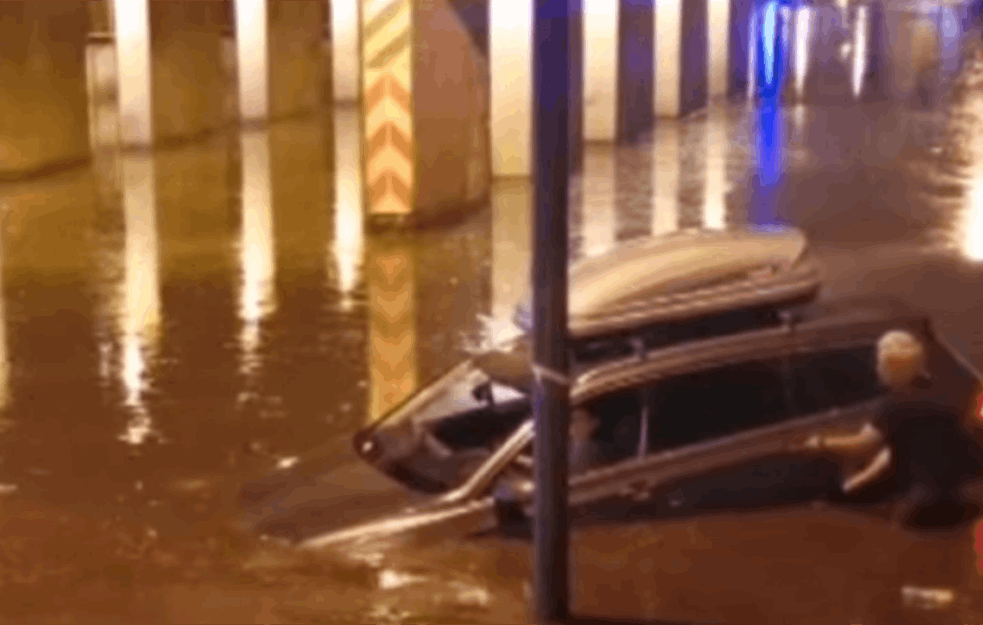OGROMNO NEVREME ZADESILO SUBOTICU: Automobili plutali ulicama! (VIDEO) 